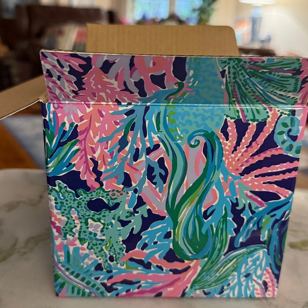 Lilly Pulitzer Gold Script Mug NEW!! - Picture 10 of 12
